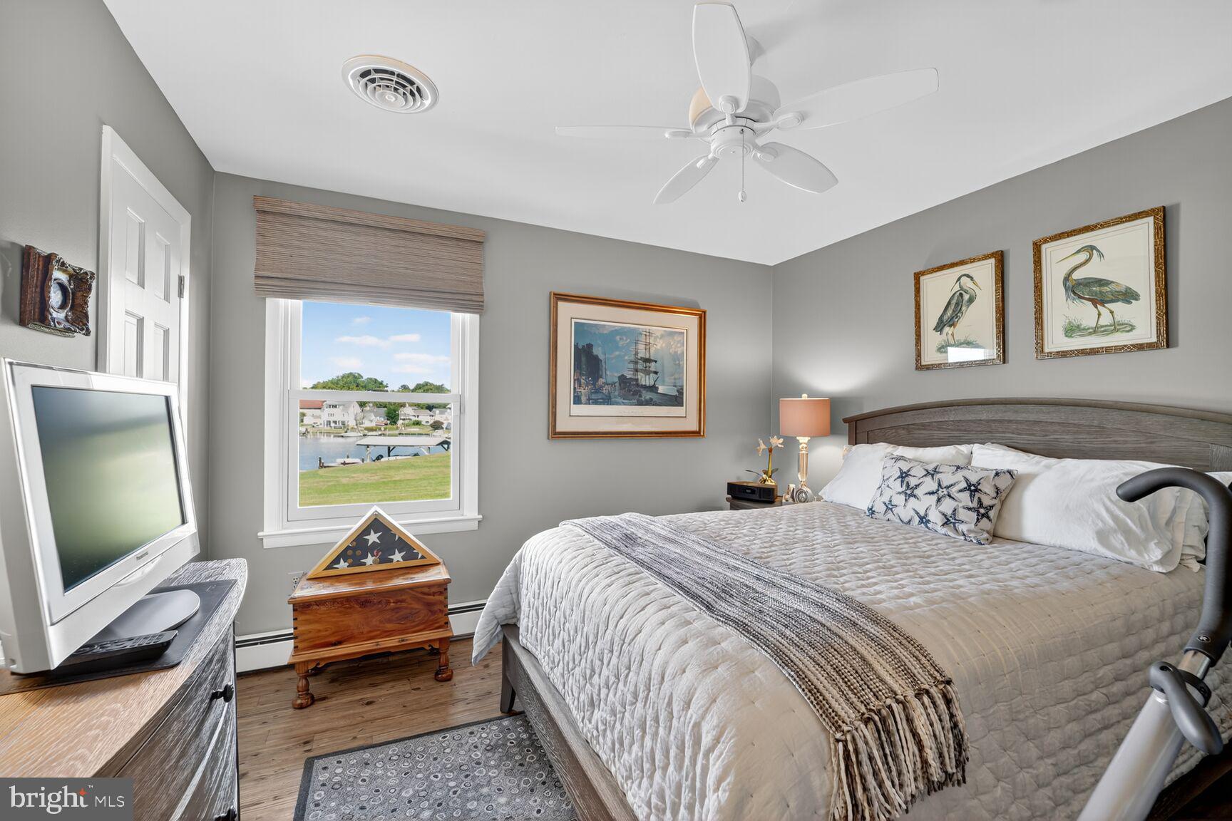 1663 Cliff Drive Edgewater, MD 21037 - Photo 34 of 53 Second Bedroom has water views.