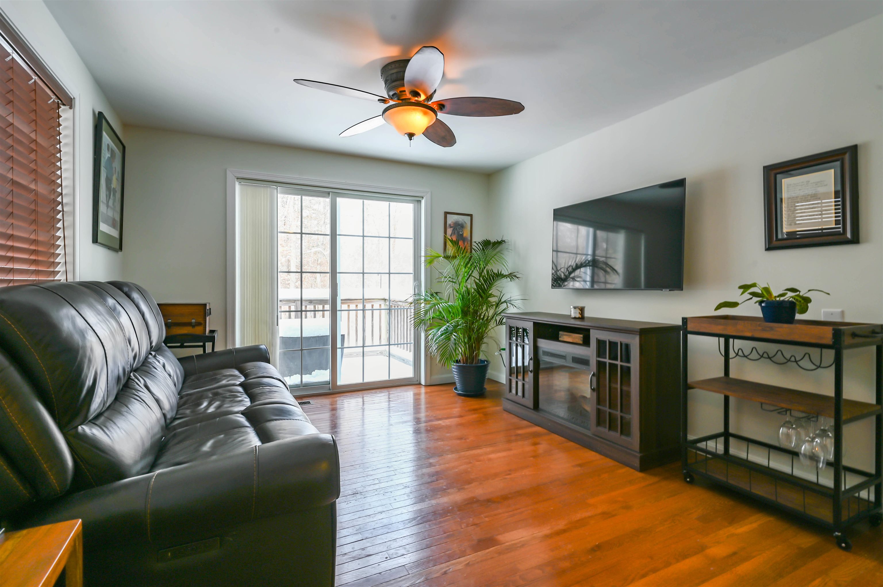 138 Exeter Road, Unit 18 Epping, NH 03042 - Photo 17 of 27