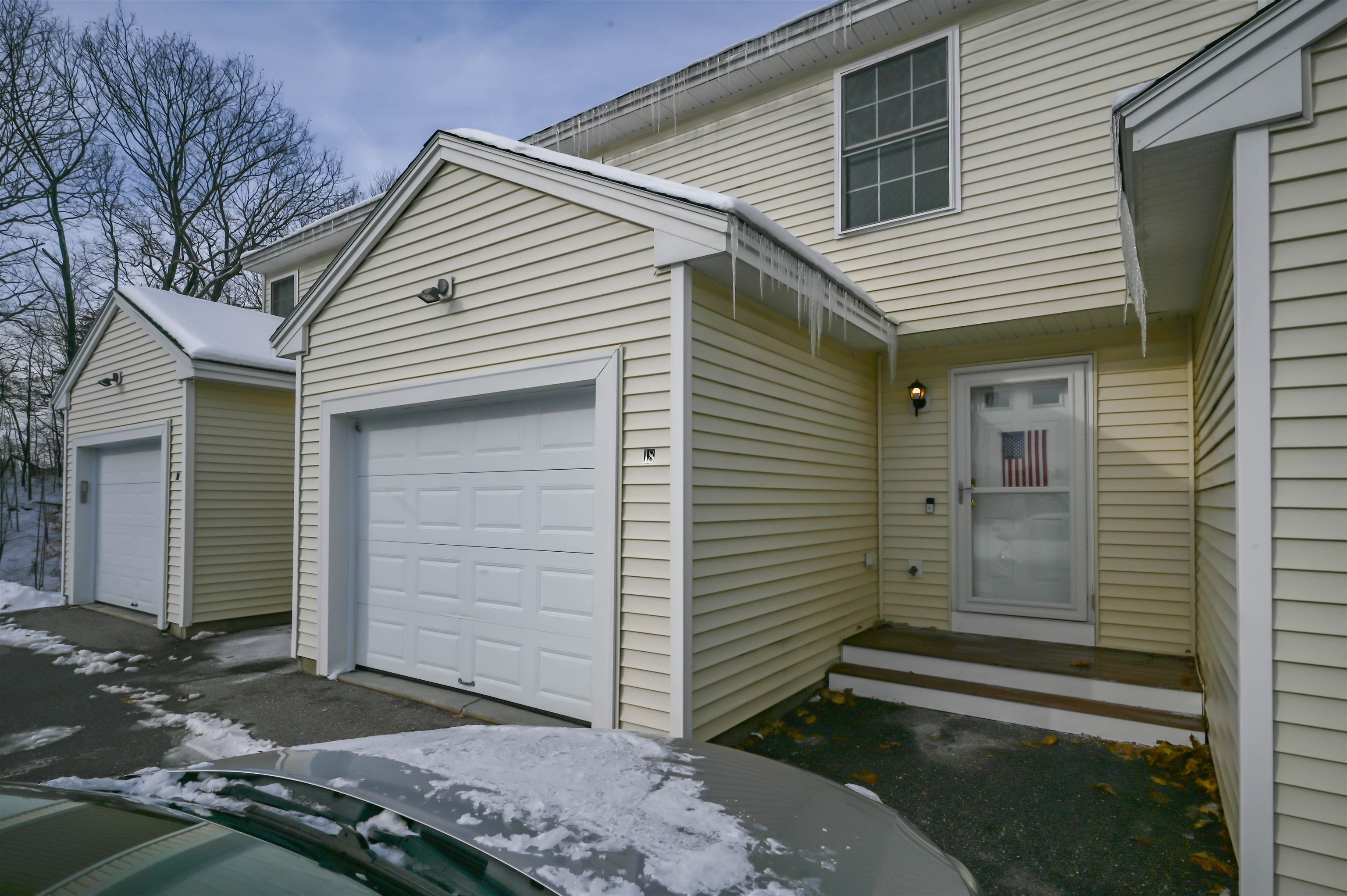 138 Exeter Road, Unit 18 Epping, NH 03042 - Photo 2 of 27