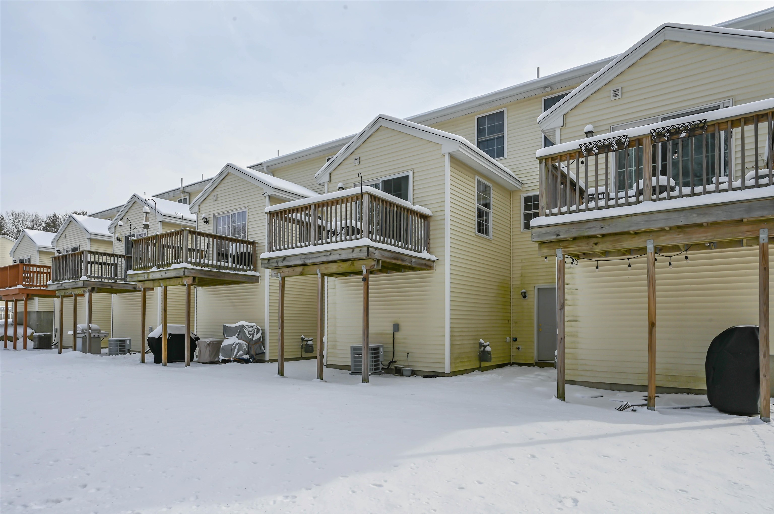 138 Exeter Road, Unit 18 Epping, NH 03042 - Photo 4 of 27