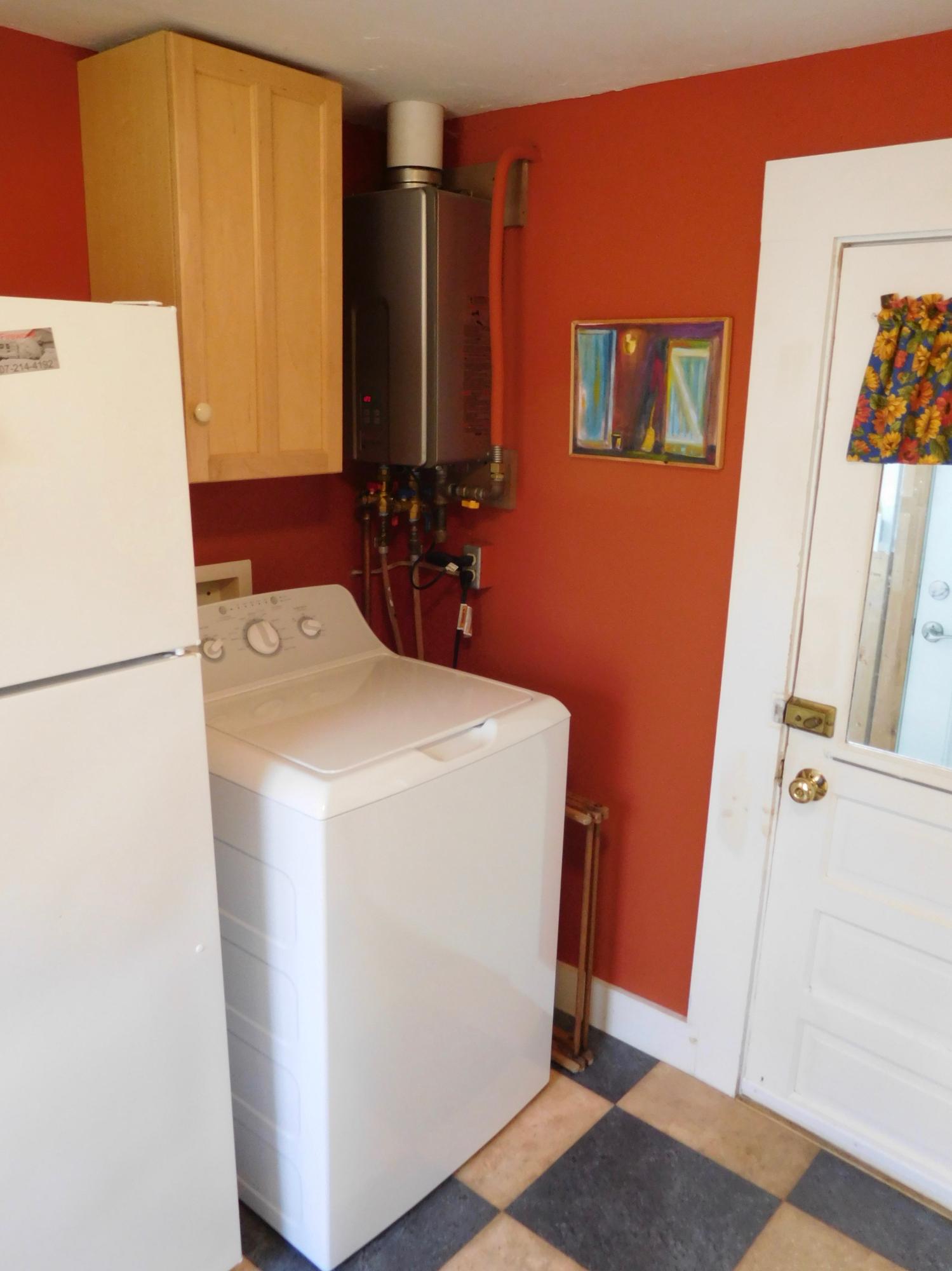 384 North Lubec Road Lubec, ME 04652 - Photo 11 of 38 Pantry/Laundry.