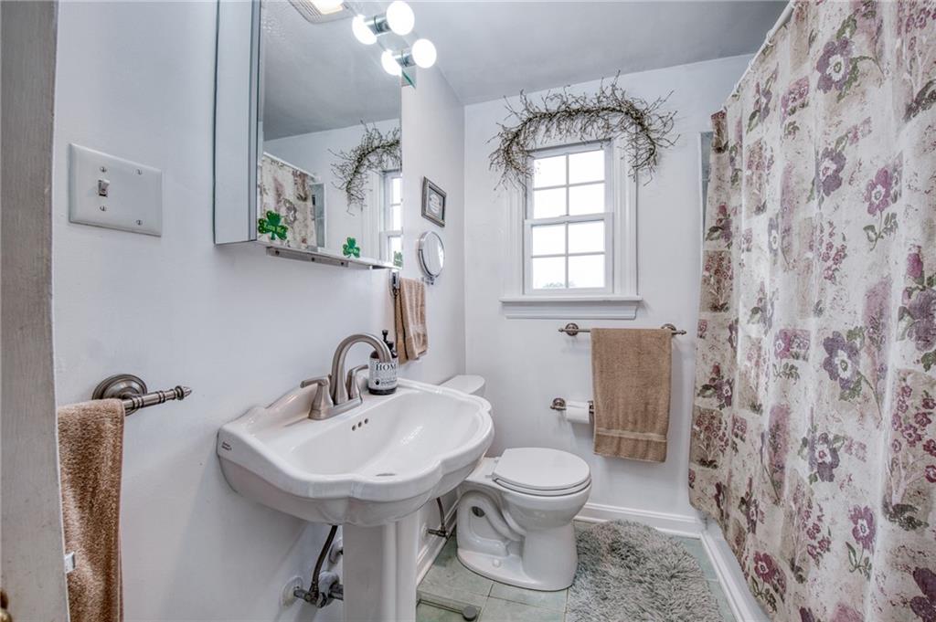 4912 Williamsport Road Elizabeth, PA 15037 - Photo 14 of 49 Main Floor - Full Bath