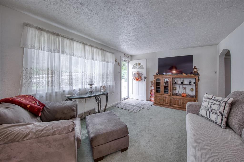 4912 Williamsport Road Elizabeth, PA 15037 - Photo 6 of 49 Living Room