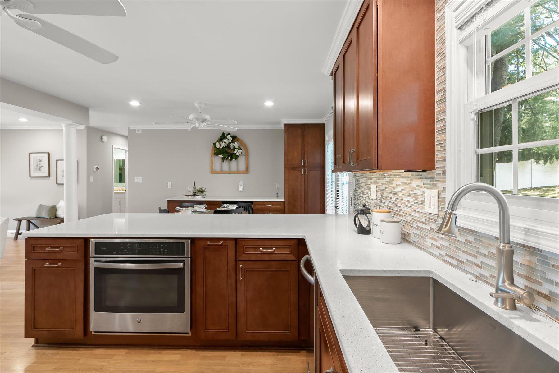 12405 Lime Kiln Road Fulton, MD 20759 - Photo 16 of 50 Beautifully Updated Kitchen w/ Quartz Counters