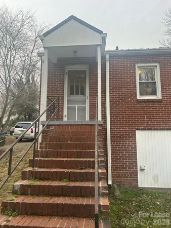 $800 | 825 North Jackson Street, Unit 1, Salisbury, NC 28144