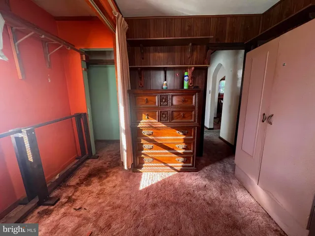 a room with a walk in closet