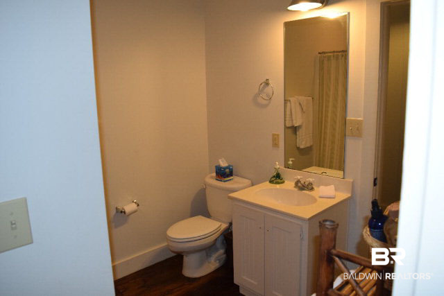 25777 West Perdido Avenue, Unit G Orange Beach, AL 36561 - Photo 6 of 18 Guest Full Bath