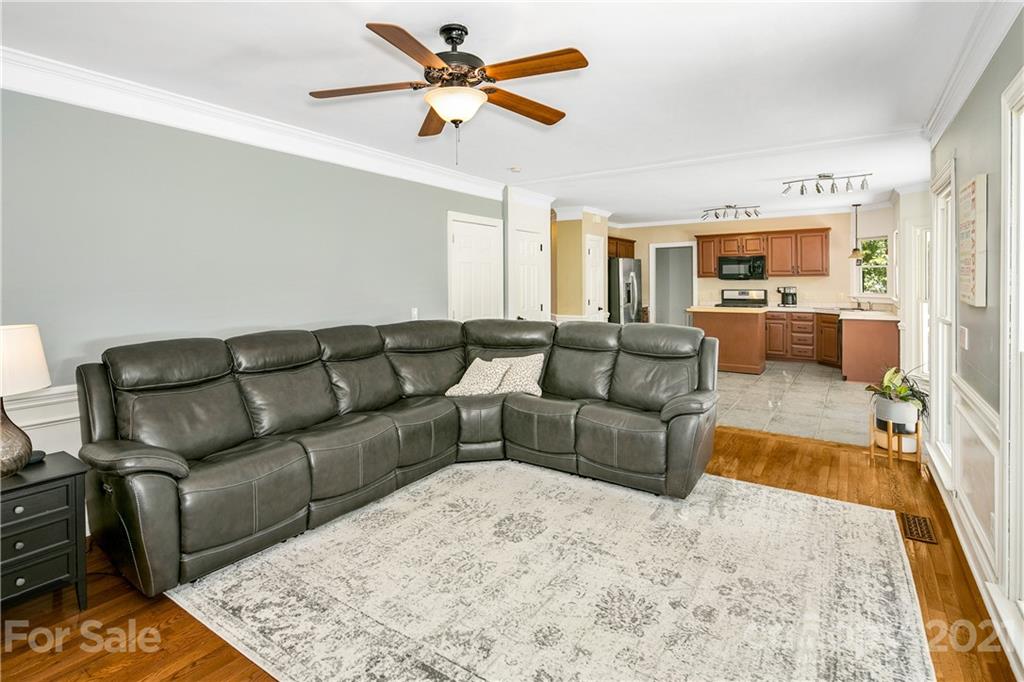 5016 Ridgetop Trail, Unit 62 Charlotte, NC 28215 - Photo 12 of 44 Gallery Image 12