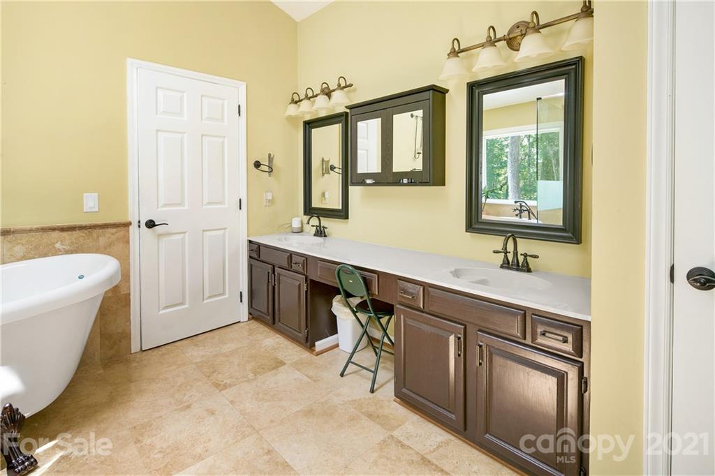 5016 Ridgetop Trail, Unit 62 Charlotte, NC 28215 - Photo 18 of 44 Gallery Image 18