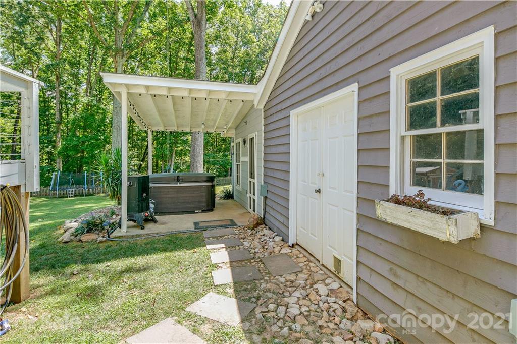 5016 Ridgetop Trail, Unit 62 Charlotte, NC 28215 - Photo 29 of 44 Gallery Image 29