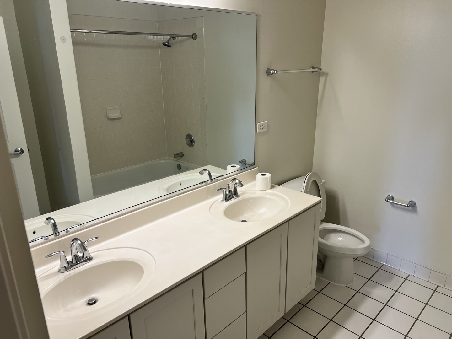 625 Deerfield Road, Unit 309 Deerfield, IL 60015 - Photo 9 of 13