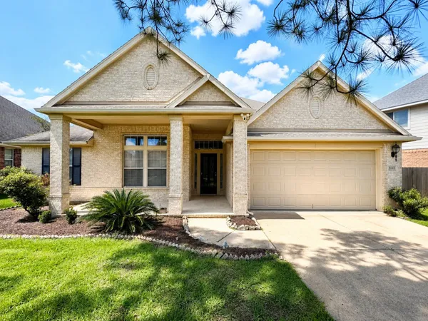 $2,500 | 3043 Summercrest Drive, Pearland, TX 77584
