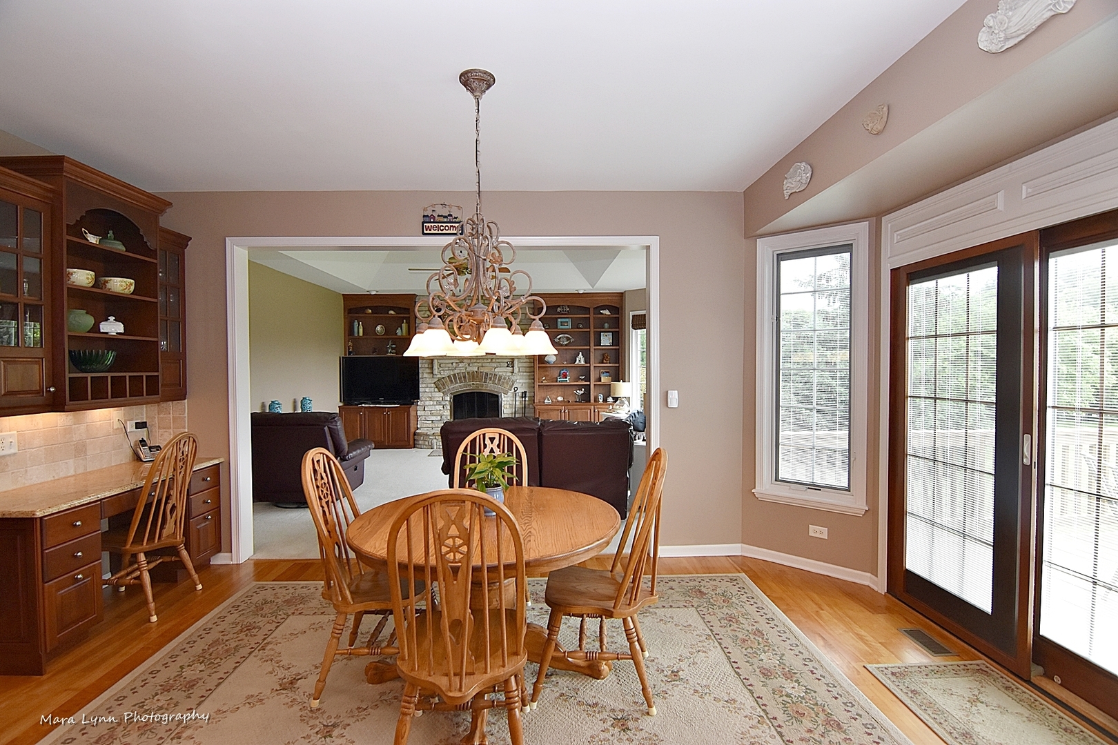41-w035 Brown Road St. Charles, IL 60175 - Photo 11 of 33 a dining room with furniture a chandelier and window