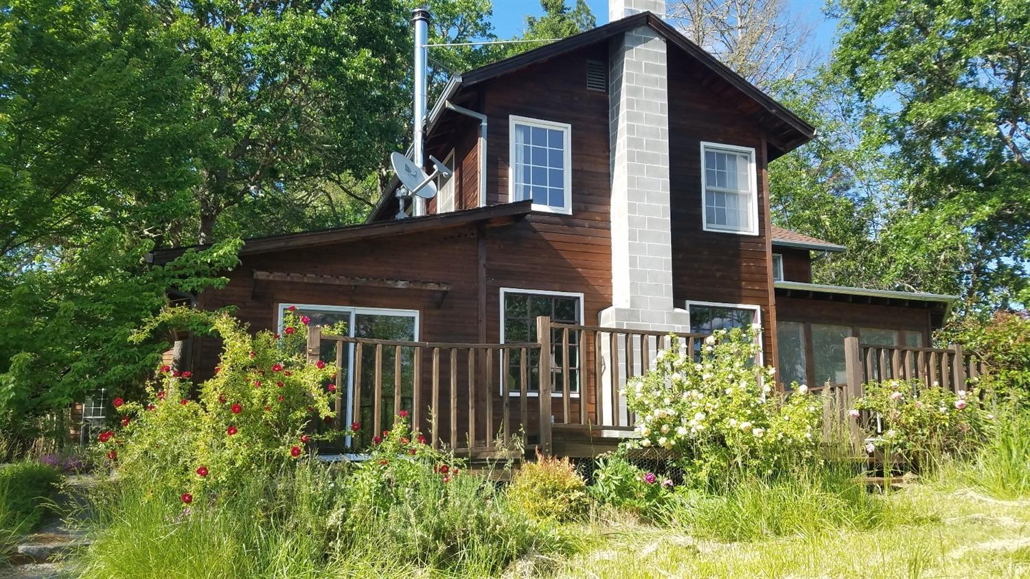 143 Stephen Way Williams, OR 97544 - Photo 24 of 34 WOW! Side of home view