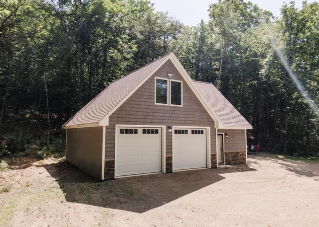 $869,000 | 107 Shady Lane, Newport, ME 04953