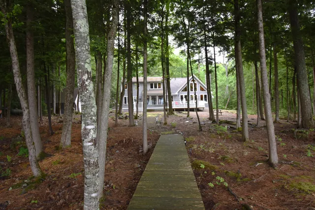 $869,000 | 107 Shady Lane, Newport, ME 04953