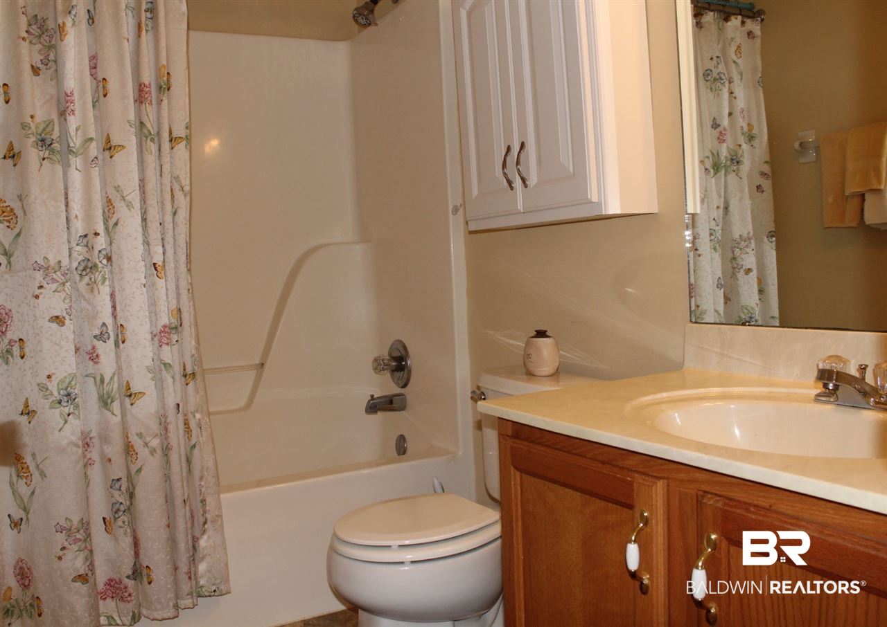 101 Pennbrooke Loop Foley, AL 36535 - Photo 13 of 43 Guest Bathroom