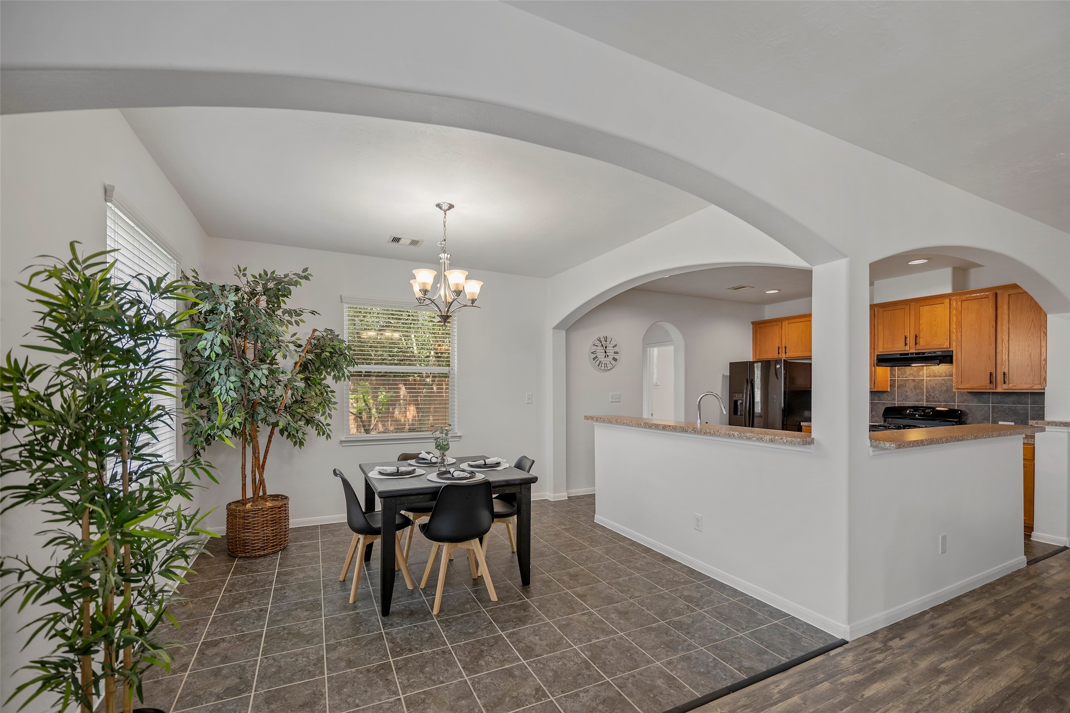 10519 Day Trail Lane Spring, TX 77379 - Photo 5 of 36 Dining & Kitchen