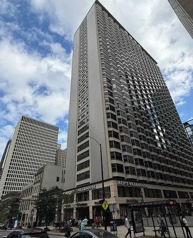 $3,250 | 535 North Michigan Avenue, Unit 2401, Chicago, IL 60611