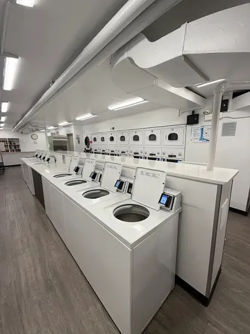 $3,250 | 535 North Michigan Avenue, Unit 2401, Chicago, IL 60611