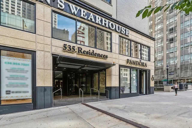 $3,250 | 535 North Michigan Avenue, Unit 2401, Chicago, IL 60611