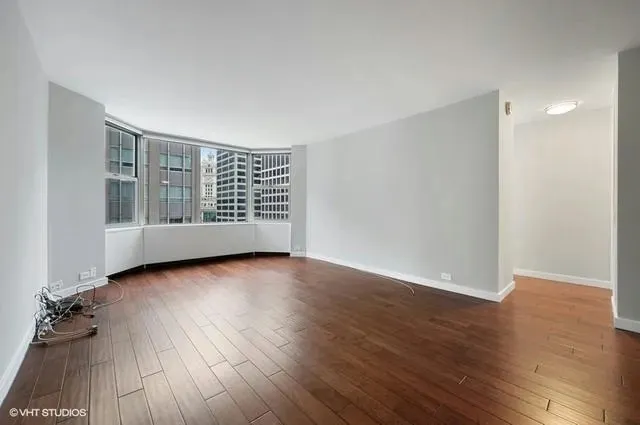 $3,250 | 535 North Michigan Avenue, Unit 2401, Chicago, IL 60611