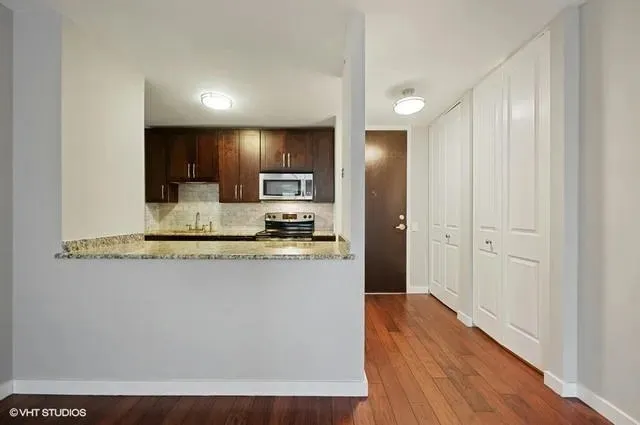 $3,250 | 535 North Michigan Avenue, Unit 2401, Chicago, IL 60611