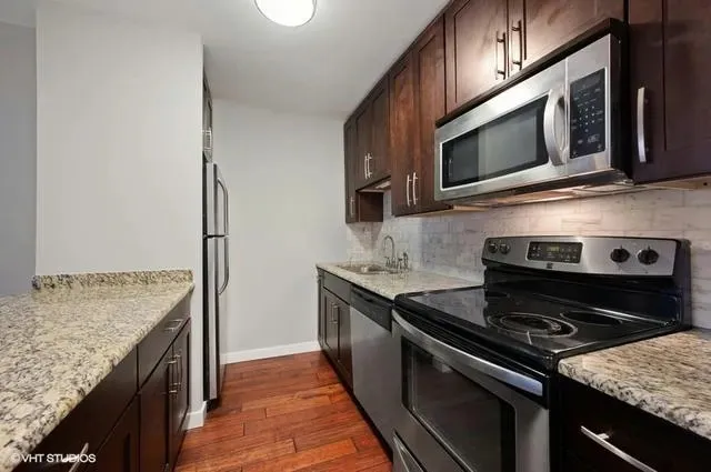 $3,250 | 535 North Michigan Avenue, Unit 2401, Chicago, IL 60611