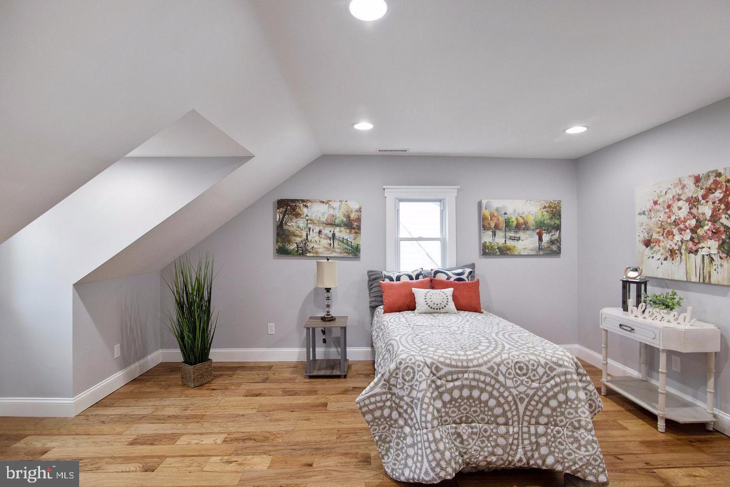 6226 Tramore Road Baltimore, MD 21214 - Photo 20 of 30 Spacious 2nd upper level bedroom