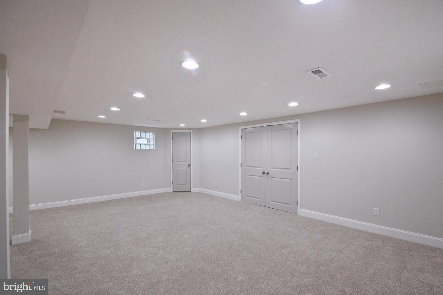 6226 Tramore Road Baltimore, MD 21214 - Photo 25 of 30 Perfect game room, playroom, media room