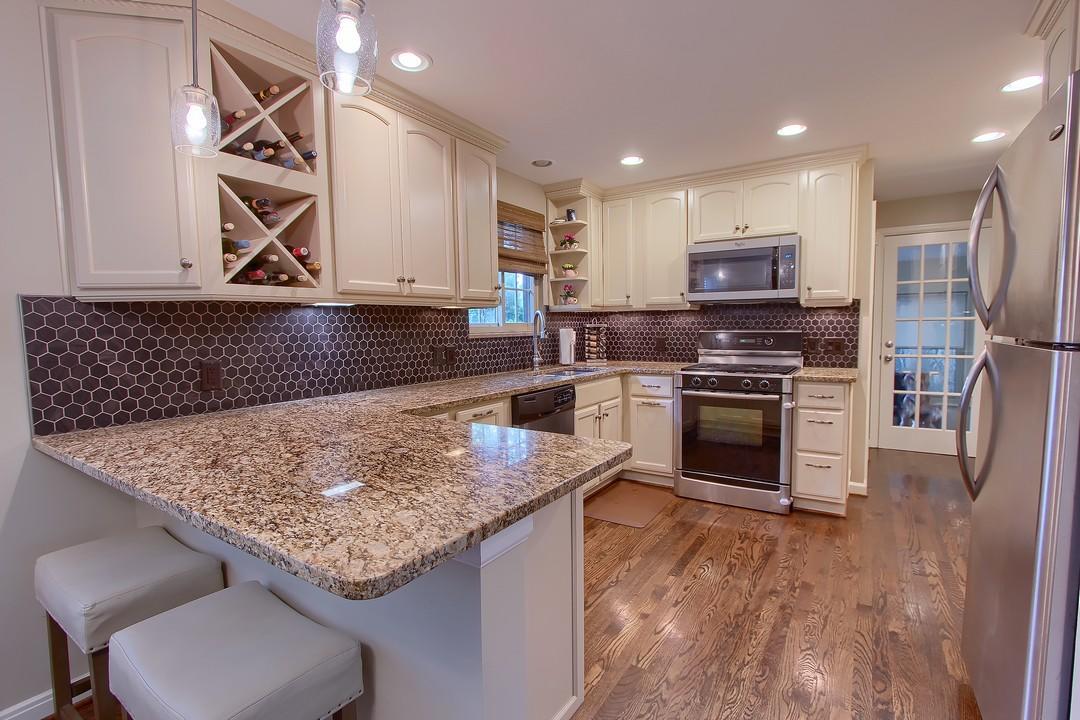 2534 Brandon Road Columbus, OH 43221 - Photo 8 of 37 Gallery Image 8