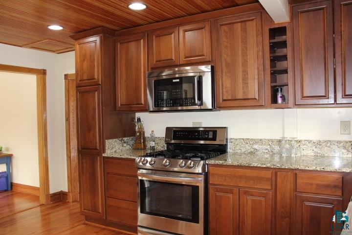 7744 County Rd V South Range, WI 54874 - Photo 8 of 36 kitchen