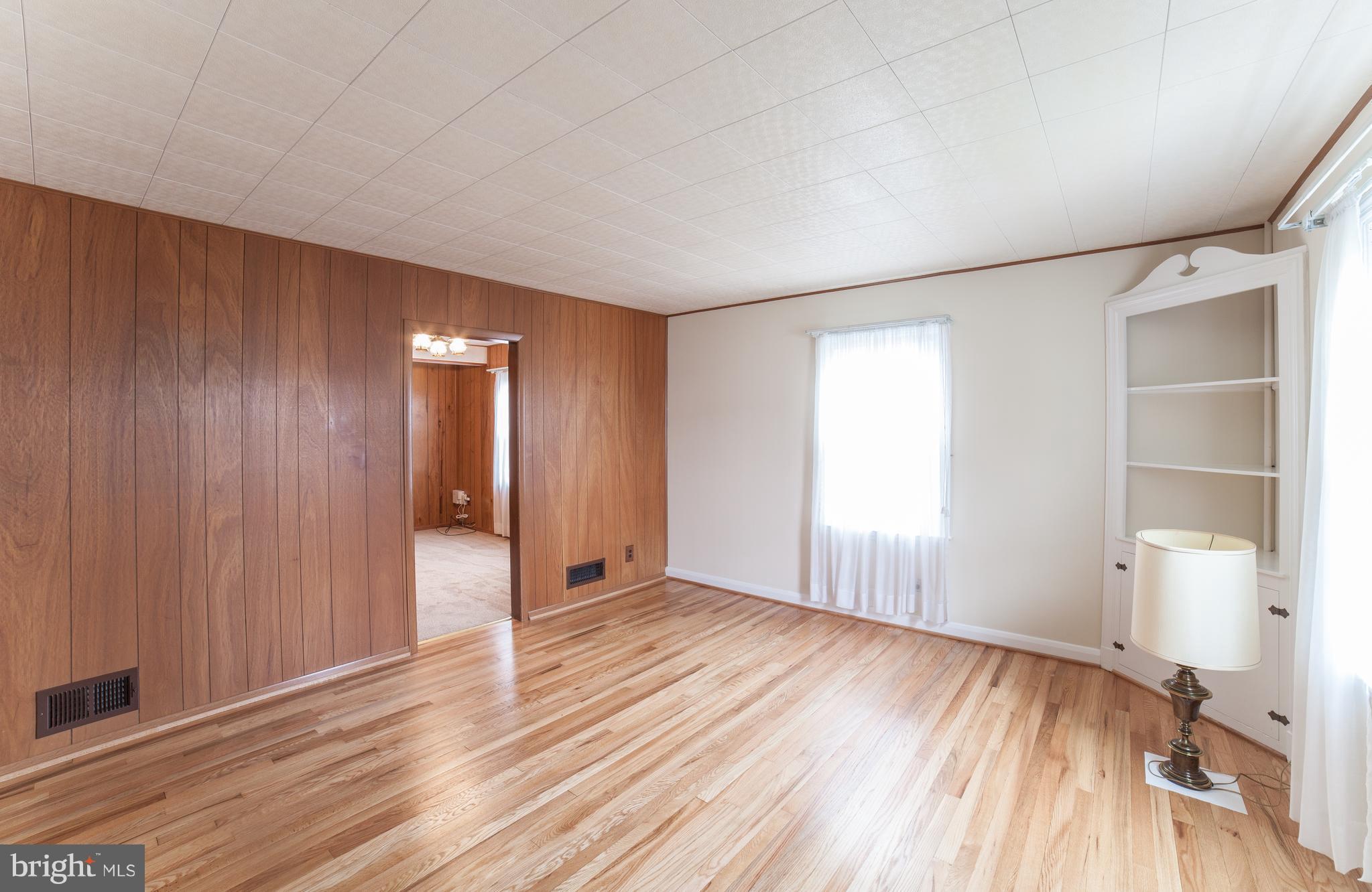 3220 Acton Road Baltimore, MD 21234 - Photo 4 of 14 Living Room