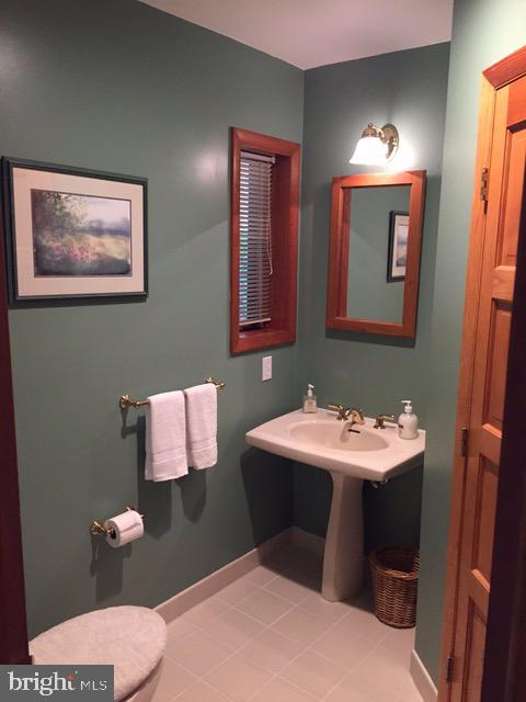 1625 Street Road Chester Springs, PA 19425 - Photo 13 of 46 Powder Room