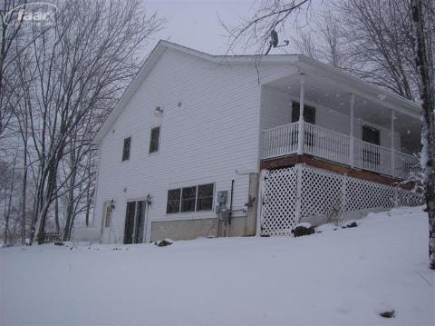7188 Green Road Fenton, MI 48430 - Photo 5 of 18 20243457-4.JPG