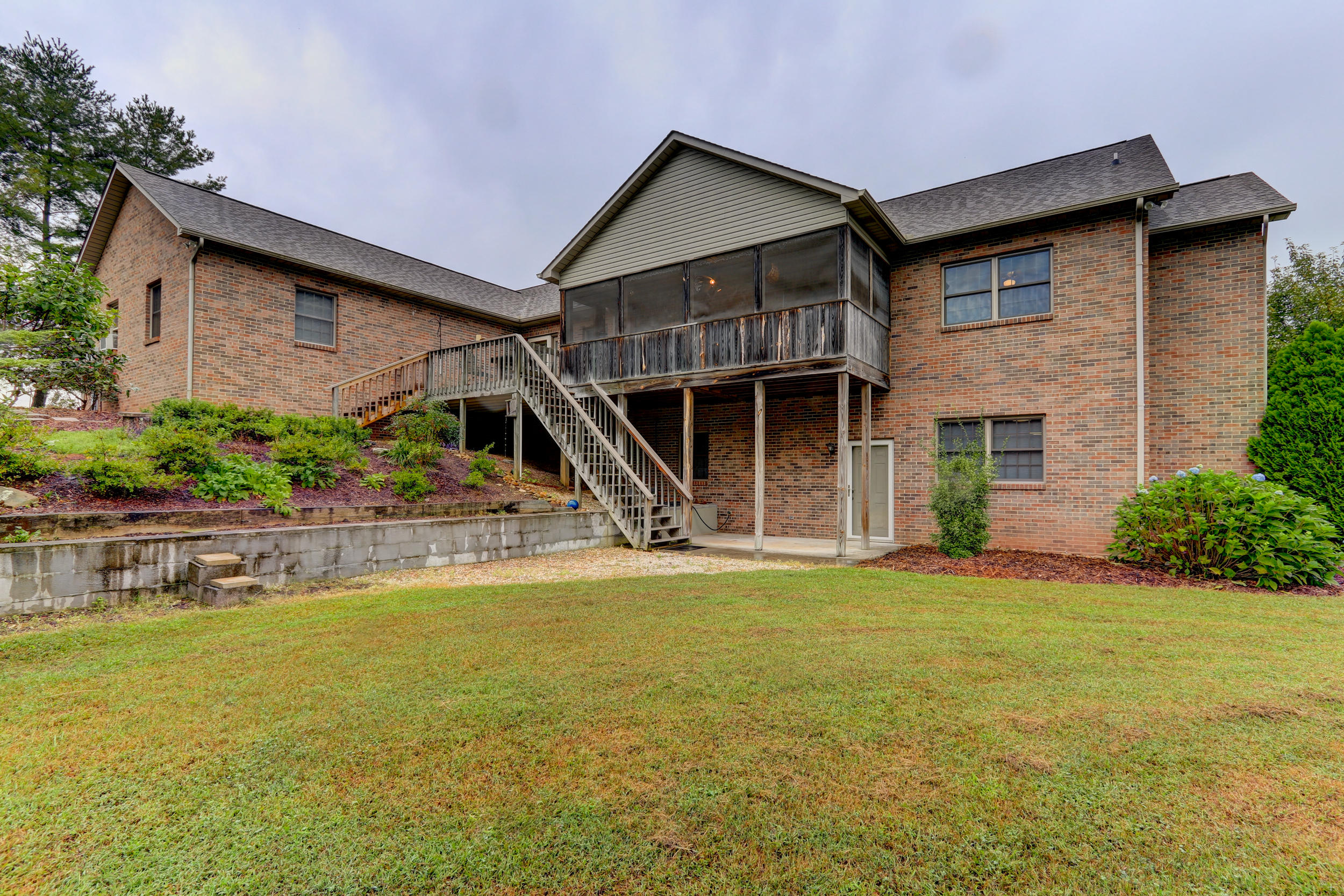 1010 Brushy Valley Road Heiskell, TN 37754 - Photo 2 of 36 Positive Perceptions-31