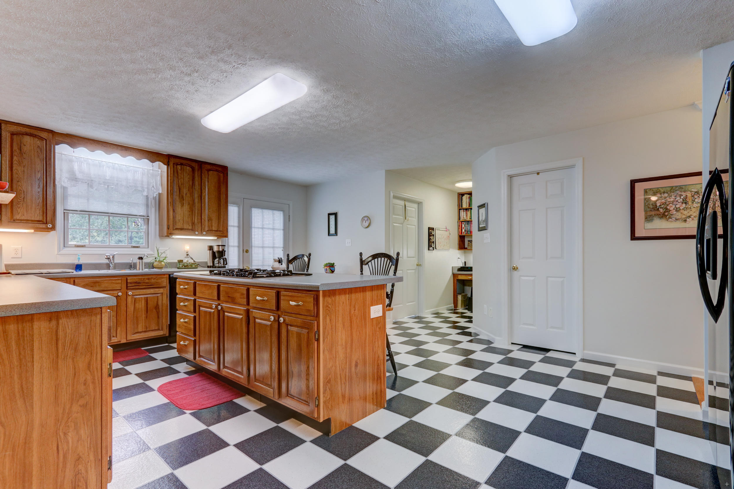 1010 Brushy Valley Road Heiskell, TN 37754 - Photo 11 of 36 Positive Perceptions-8