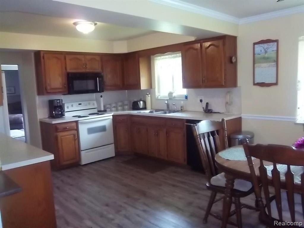 1416 North Morrish Road Flint, MI 48532 - Photo 4 of 24
