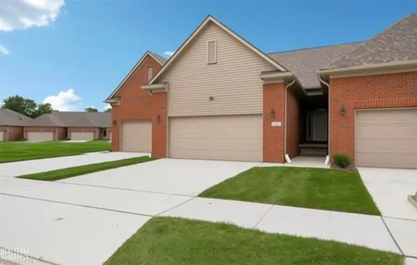 $339,900 | 48810 Birmingham Drive, Chesterfield, MI 48047