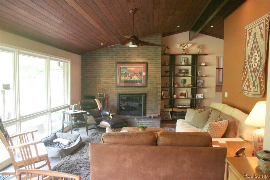 4887 Freer Street Rochester, MI 48306 - Photo 11 of 36 11 Living Room.JPG