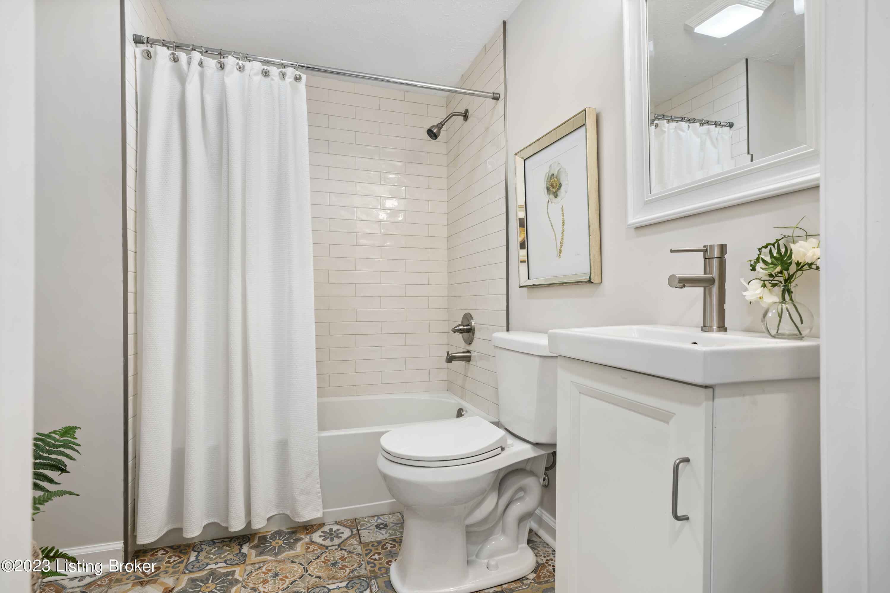 3800 Atlas Road Louisville, KY 40229 - Photo 18 of 25 Atlas_Interior014c