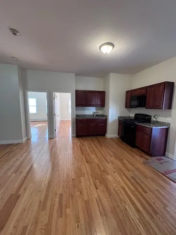 $1,975 | 213 State Street, Unit A, Bristol, RI 02809