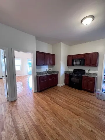 $1,975 | 213 State Street, Unit A, Bristol, RI 02809