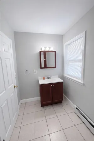$2,100 | 213 State Street, Unit A, Bristol, RI 02809