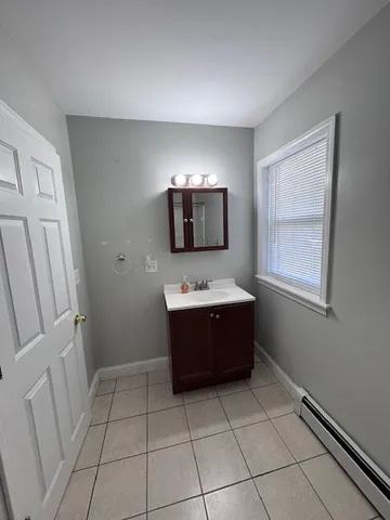 $1,975 | 213 State Street, Unit A, Bristol, RI 02809