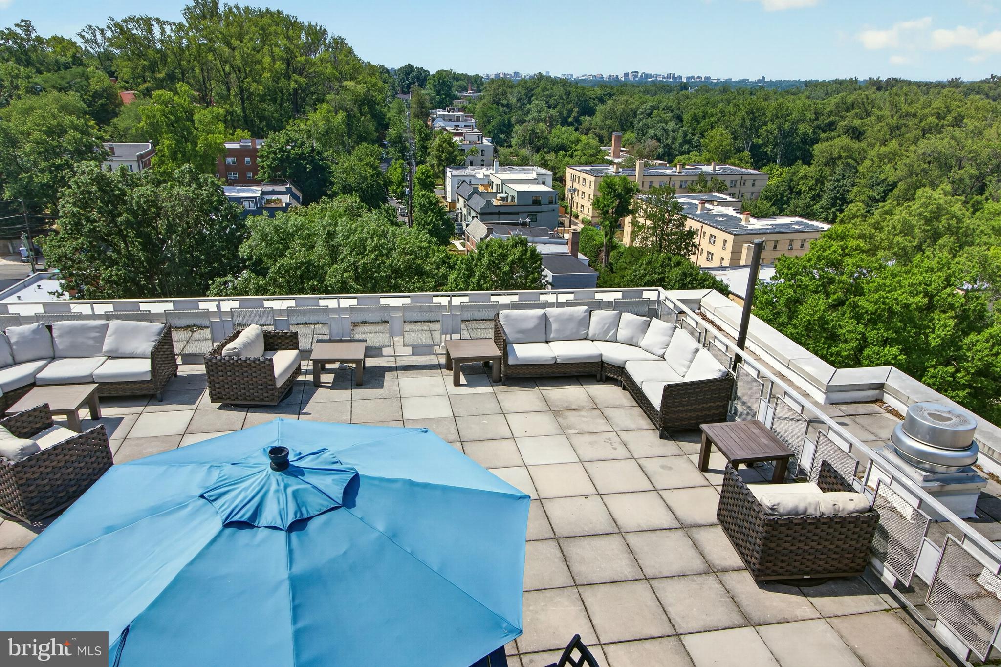 4000 Tunlaw Road Northwest, Unit 705 Washington, DC 20007 - Photo 33 of 44 a view of a terrace with furniture