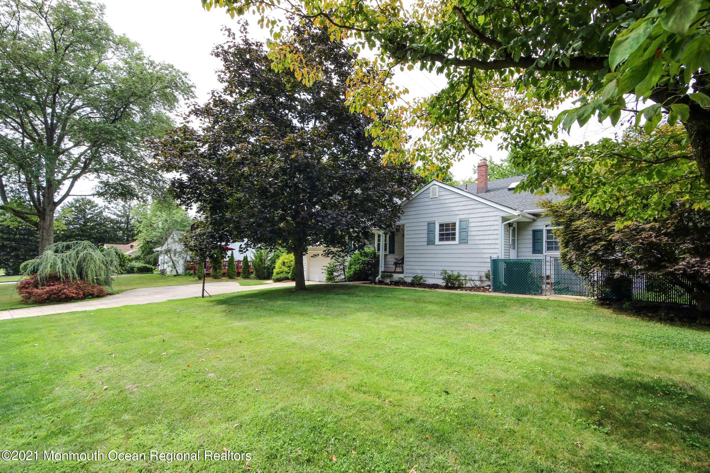 9 Mayfair Road Holmdel, NJ 07733 - Photo 2 of 35 front exterior