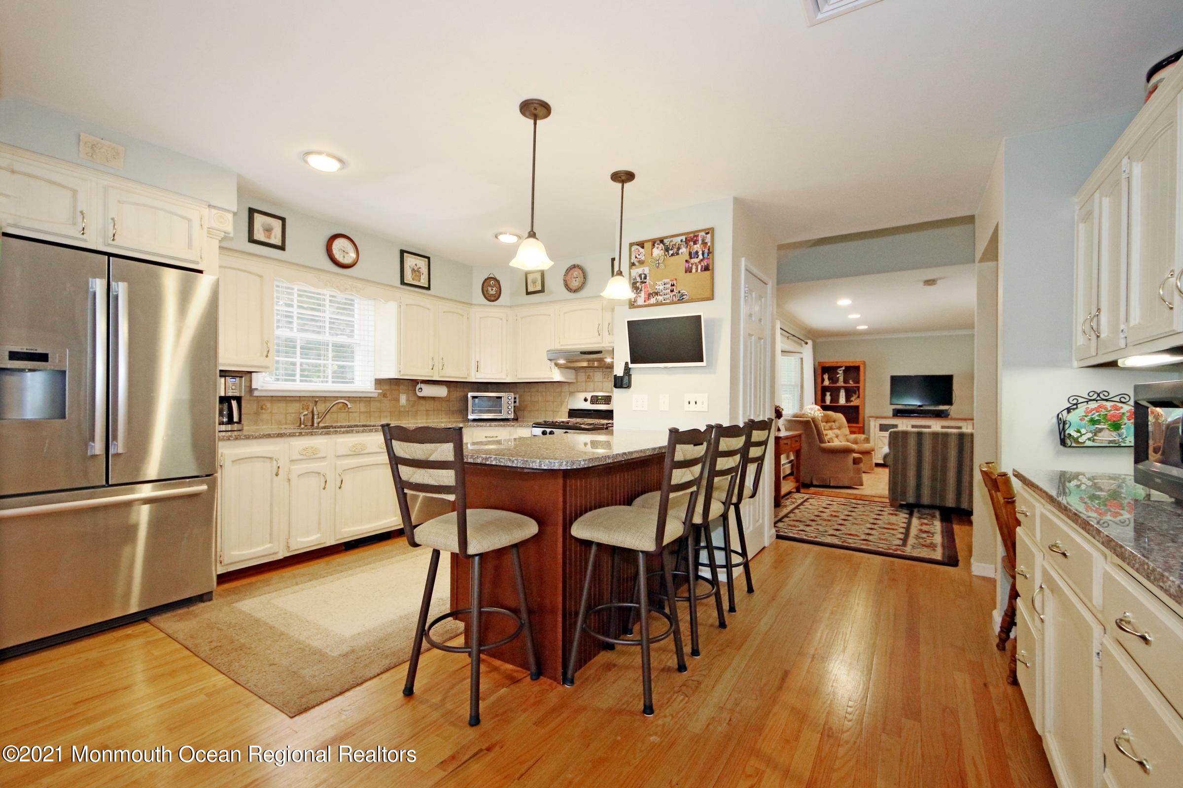 9 Mayfair Road Holmdel, NJ 07733 - Photo 12 of 35 Kitchen
