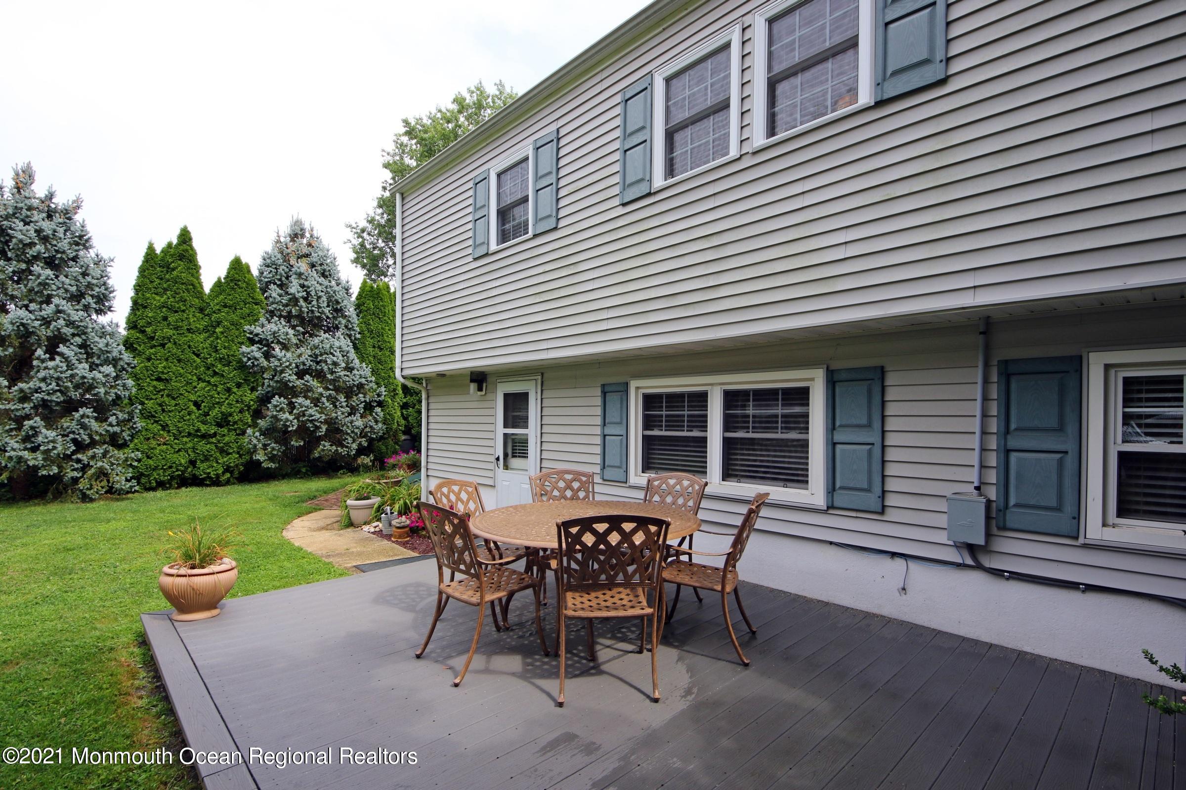 9 Mayfair Road Holmdel, NJ 07733 - Photo 32 of 35 deck