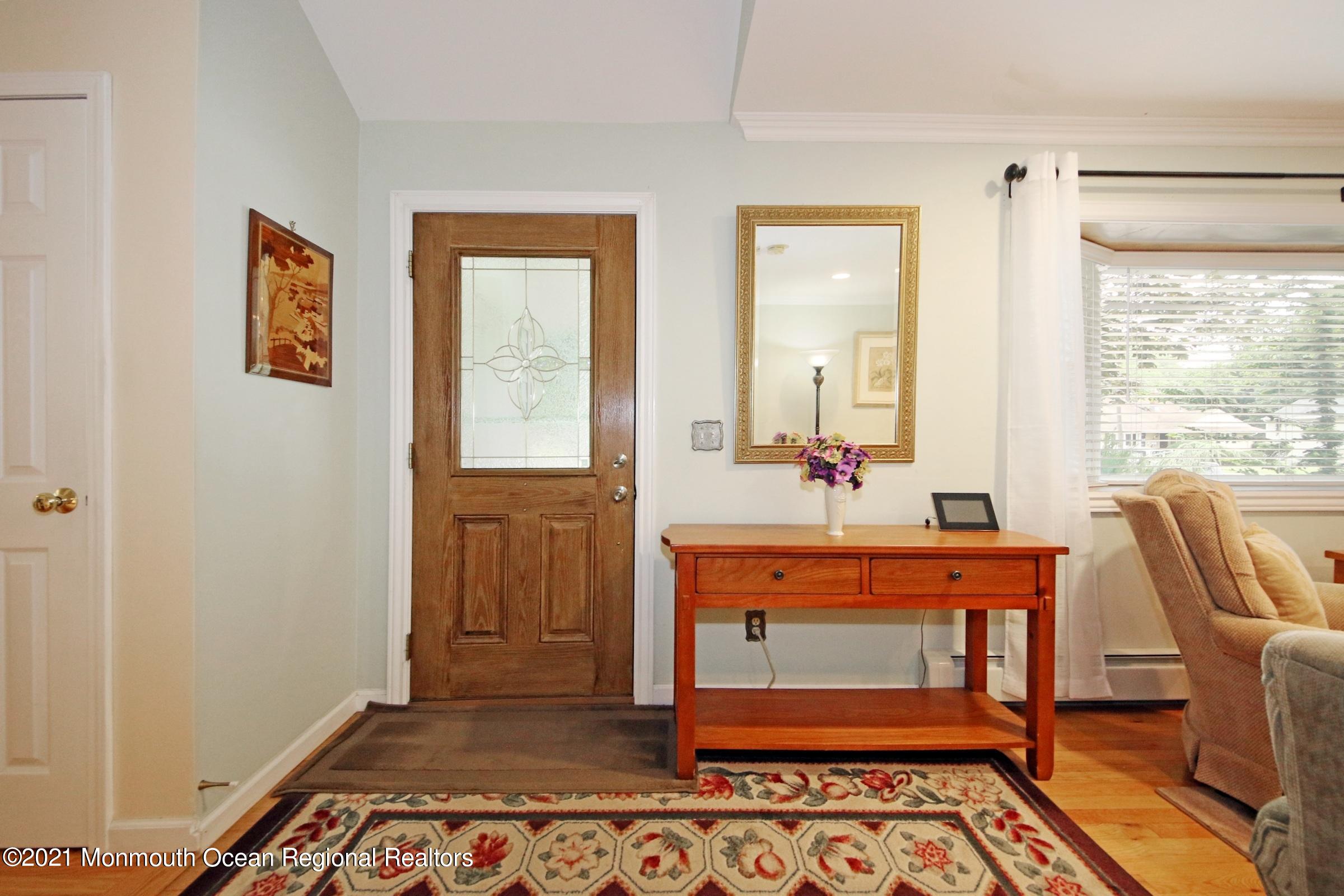 9 Mayfair Road Holmdel, NJ 07733 - Photo 7 of 35 foyer